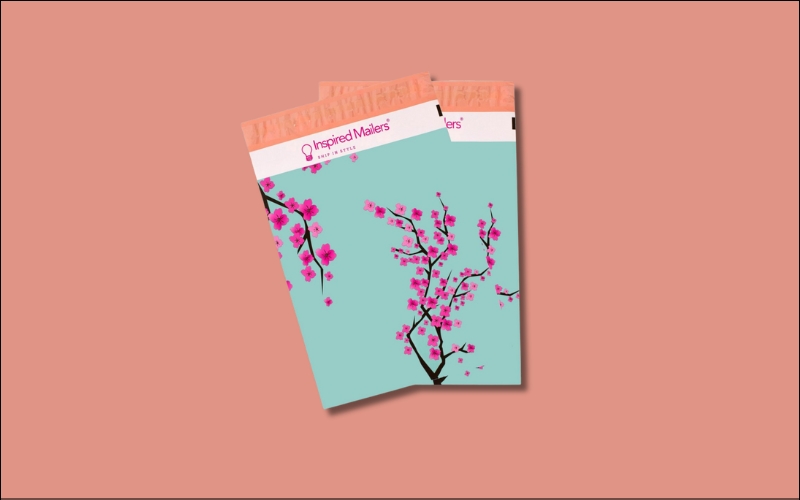 Flexography stands as a prominent printing method for poly mailers and plastic shipping bags