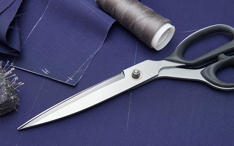 Creating custom Velcro patches requires the right tools for efficient and effective execution