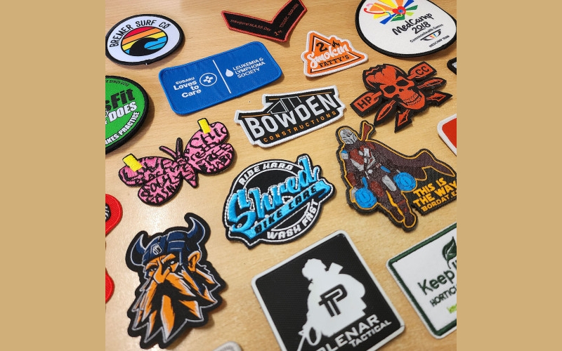 Woven patches, crafted with a tight weave, excel at reproducing intricate designs with remarkable detail.